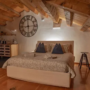  Aparthotel Torre Ca Emo, La Mansarda Di Serravalle